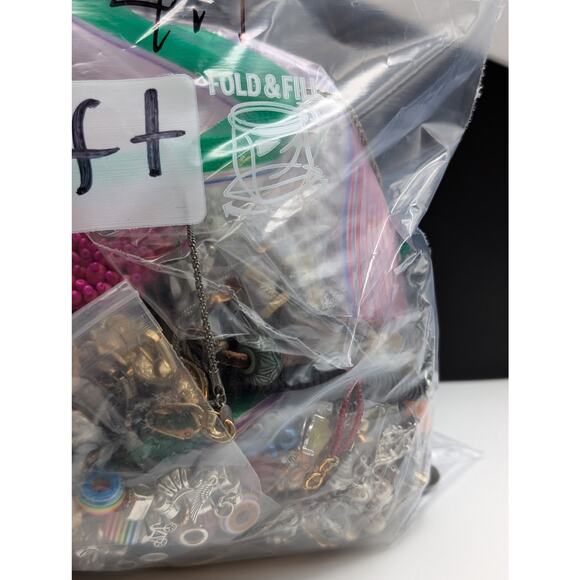 Jewelry Lot Udita Repurpose Bag Over 4 Pounds Beads & Possible Wearable Pieces - Picture 7 of 10